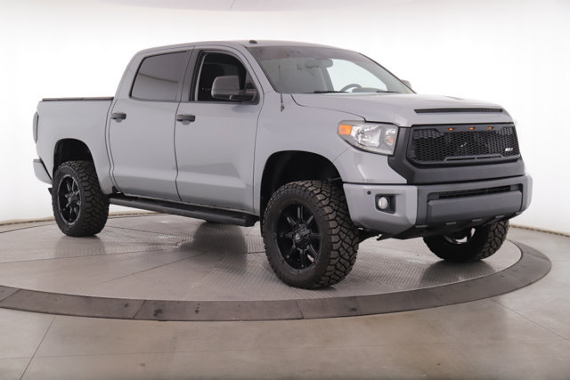 Used 2019 Toyota Tundra SR5 w/ Convenience Package AWD/4WD image 3
