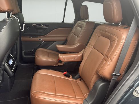 Used 2022 Lincoln Aviator Reserve w/ Equipment Group 201A RWD image 22