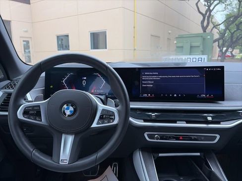Used 2025 BMW X5 xDrive40i w/ M Sport Package image 10