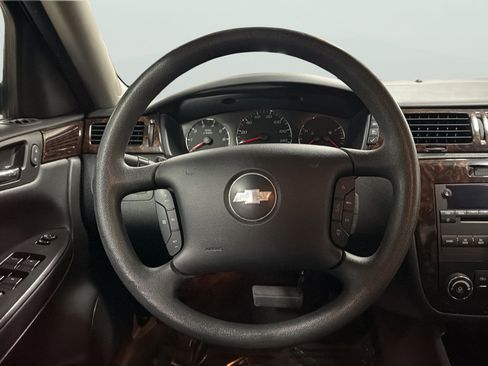 Used 2016 Chevrolet Impala LT FWD image 22