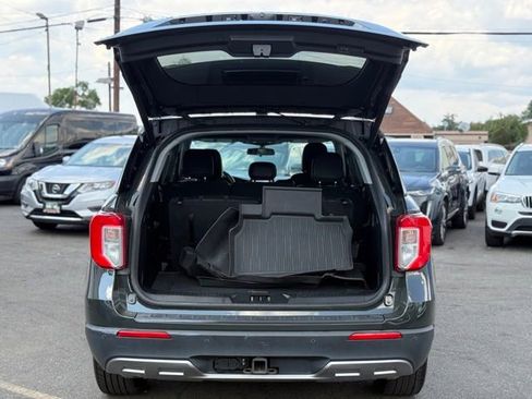 Used 2022 Ford Explorer XLT w/ Equipment Group 202A image 9