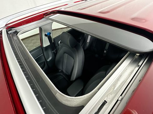 New 2025 Hyundai Venue SEL image 20