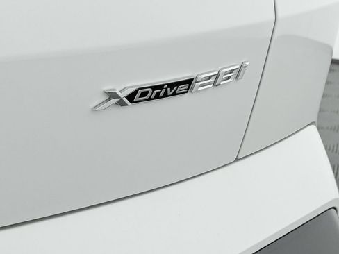 Used 2025 BMW X2 xDrive28i w/ M Sport Package AWD/4WD image 12