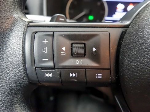 Used 2024 Nissan Rogue SV image 15