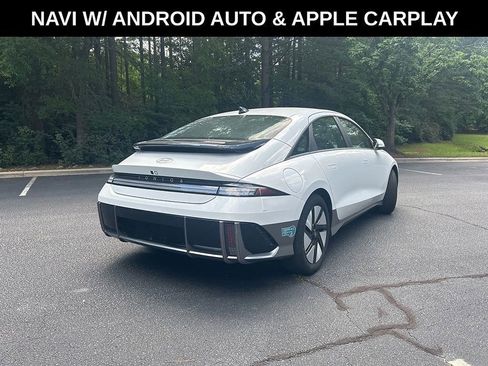 Used 2025 Hyundai Ioniq 6 SE RWD image 2