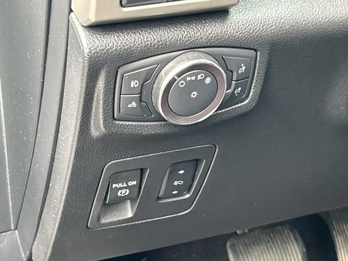 Used 2019 Ford F150 Lariat w/ Equipment Group 502A Luxury AWD/4WD image 32