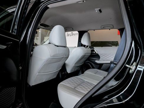 Used 2024 Mitsubishi Outlander SEL Black Edition image 19