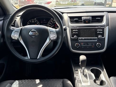 Used 2017 Nissan Altima 2.5 S w/ Power Driver Seat Package FWD image 4
