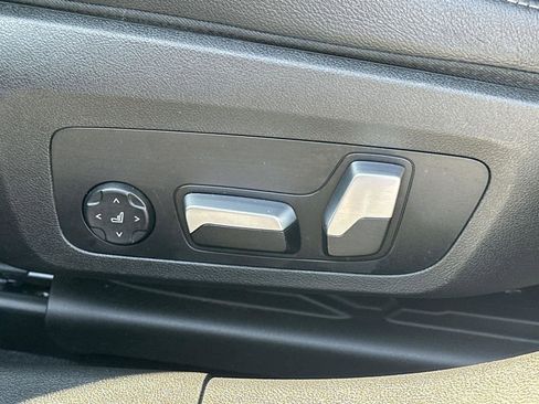 Used 2022 BMW 330i Sedan w/ Driving Assistance Package image 22