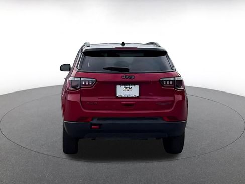 Used 2025 Jeep Compass Trailhawk AWD/4WD image 12