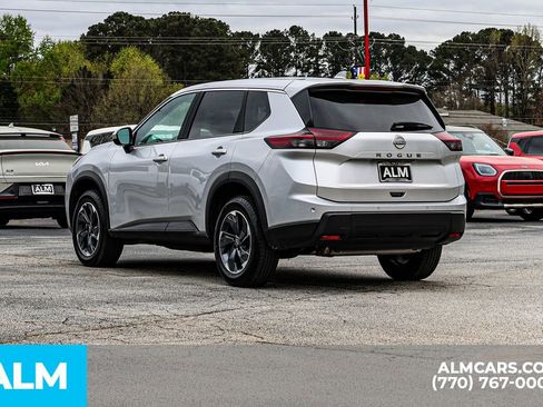Used 2025 Nissan Rogue SV image 7