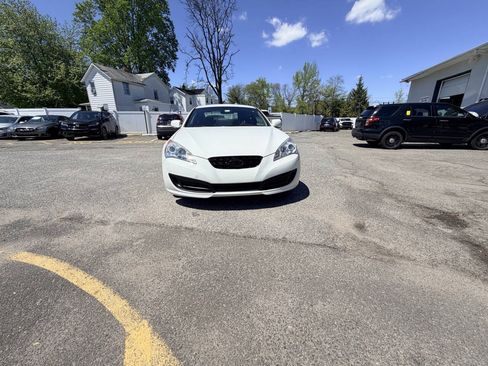 Used 2010 Hyundai Genesis 2.0T RWD image 4