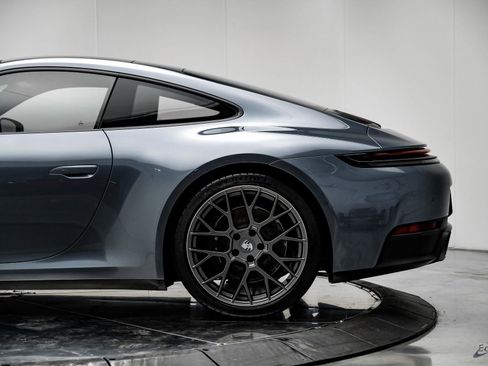 Used 2025 Porsche 911 Carrera image 9