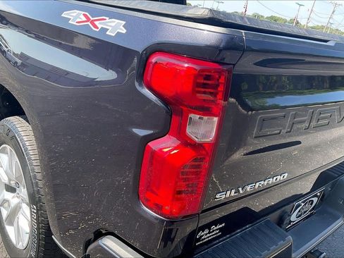 Used 2023 Chevrolet Silverado 1500 Custom AWD/4WD image 28