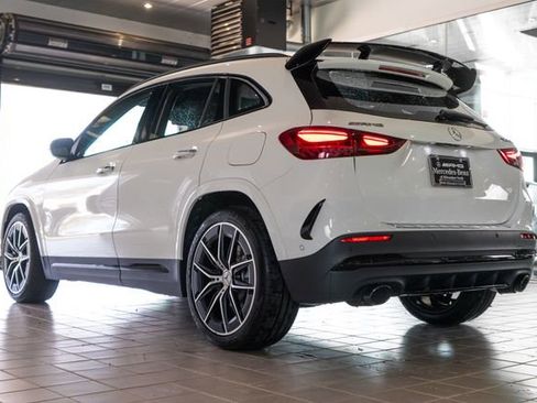 New 2026 Mercedes-Benz GLA 35 AMG 4MATIC image 6