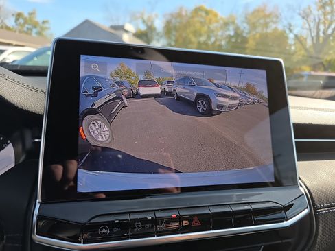 New 2026 Jeep Compass Latitude image 13