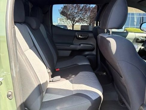 Used 2021 Toyota Tacoma TRD Off-Road w/ Technology Package AWD/4WD image 6
