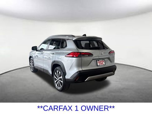 Used 2025 Toyota Corolla Cross XLE FWD image 3