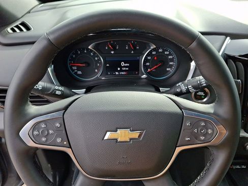 Used 2023 Chevrolet Traverse LT image 21