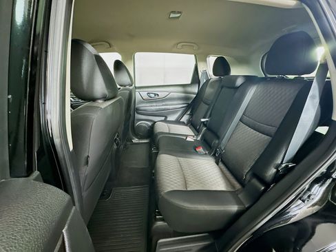 Used 2018 Nissan Rogue SV image 27