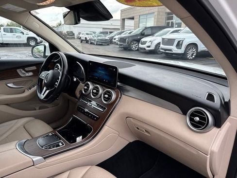 Used 2022 Mercedes-Benz GLC 300 4MATIC image 27