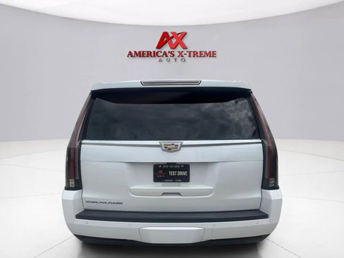 Used 2020 Cadillac Escalade Premium Luxury AWD/4WD image 5