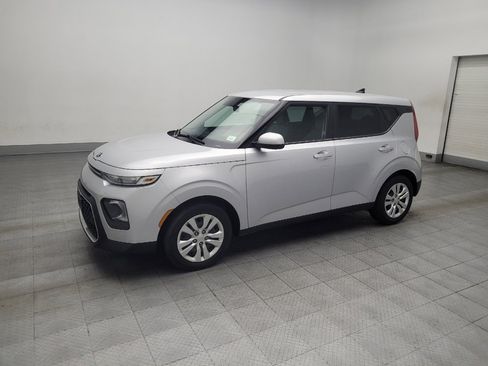 Used 2020 Kia Soul LX image 2