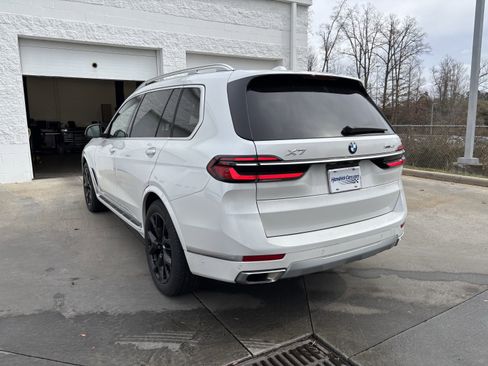 Used 2026 BMW X7 xDrive40i image 9