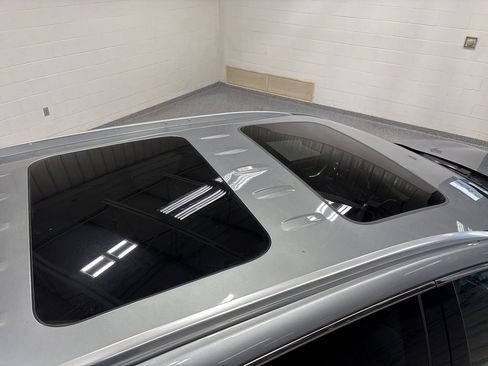 Used 2023 Buick Enclave Essence w/ Experience Buick Package image 9