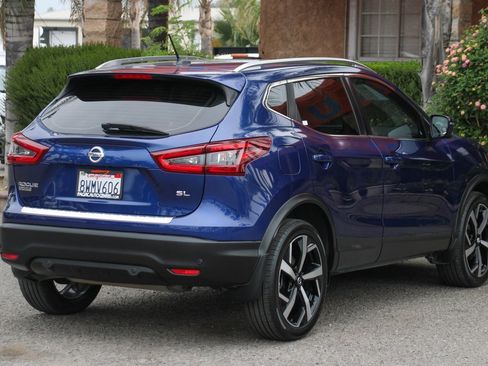 Used 2020 Nissan Rogue Sport SL w/ Premium Package image 9
