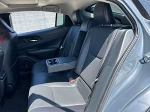 Used 2023 Toyota Prius Prime Premium FWD image 11