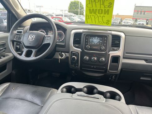 Used 2019 RAM 1500 Classic SLT AWD/4WD image 32