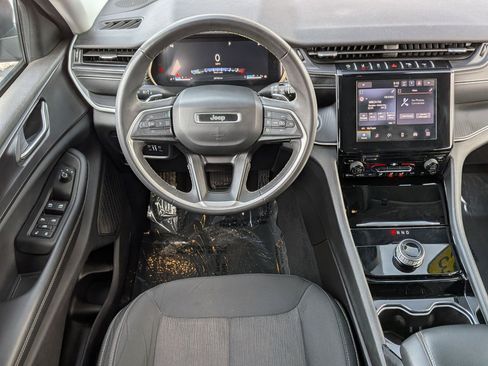 Certified 2023 Jeep Grand Cherokee L Laredo image 31