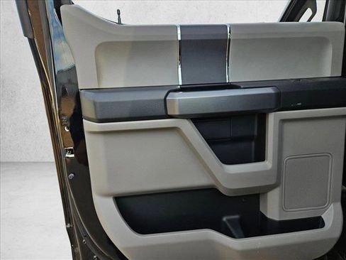 Used 2017 Ford F250 XLT w/ XLT Value Package image 22