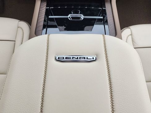 New 2026 GMC Yukon Denali w/ Denali Reserve Package AWD/4WD image 41