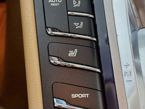 Used 2013 Porsche Panamera 4 image 21