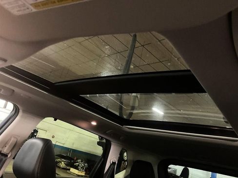 Used 2023 Nissan Rogue SV w/ SV Premium B Package image 29