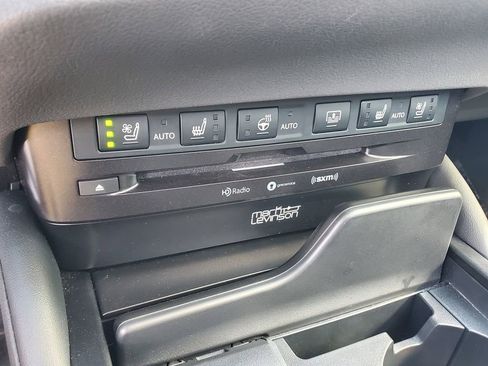 Used 2022 Lexus ES 350 Ultra Luxury w/ Accessory Package 2 image 32