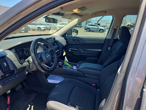 Used 2025 Nissan Pathfinder SV w/ Cargo Package FWD image 5