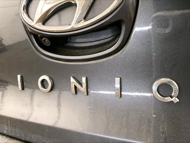 Used 2019 Hyundai Ioniq Plug-In Hybrid FWD image 13