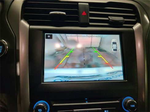 Used 2018 Ford Fusion SE w/ Fusion SE Technology Package image 33