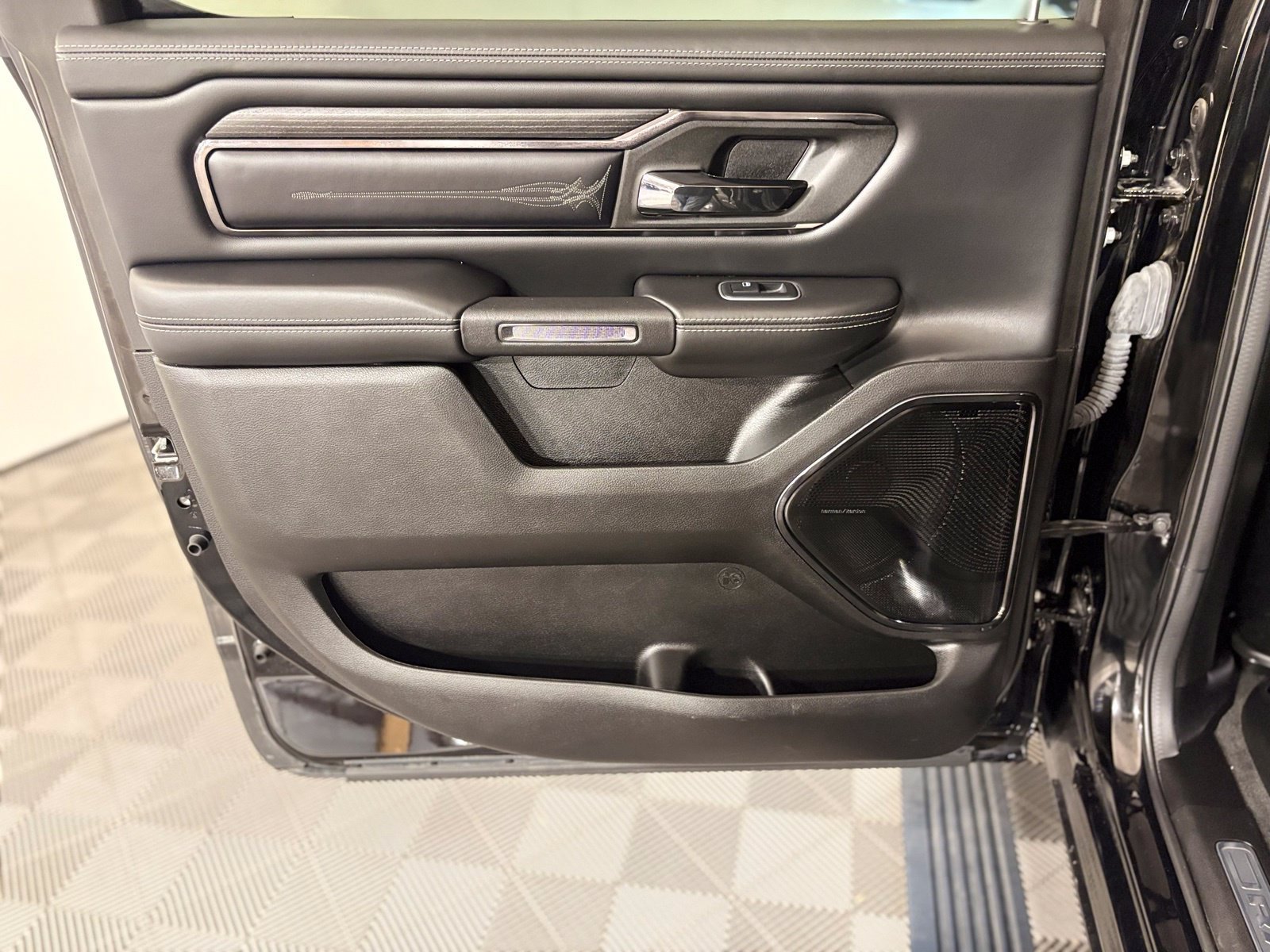 Used 2023 RAM 1500 Limited AWD/4WD image 20
