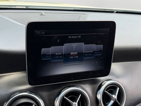 Used 2018 Mercedes-Benz GLA 250 4MATIC image 21