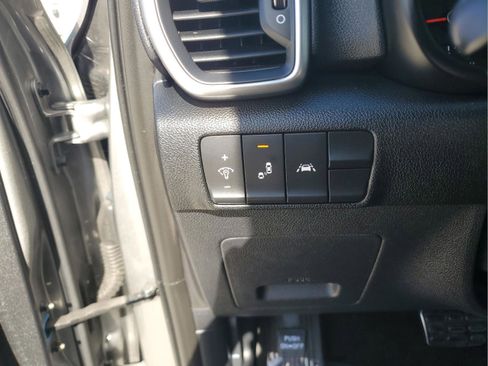 Used 2020 Kia Sportage S image 31
