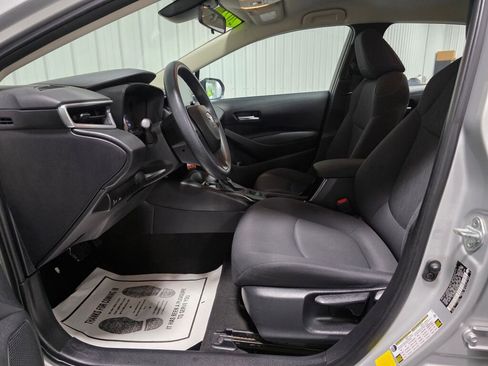Used 2021 Toyota Corolla LE FWD image 9