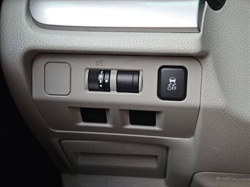 Used 2017 Subaru Forester 2.5i Premium w/ Popular Package #2A AWD/4WD image 16