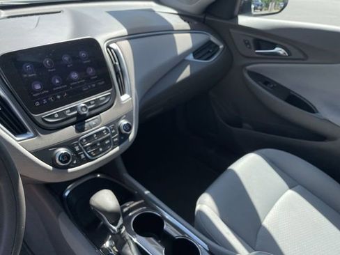 Used 2022 Chevrolet Malibu LT FWD image 13