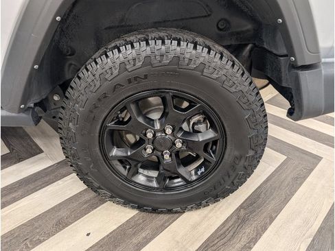 Used 2022 Jeep Wrangler Sport AWD/4WD image 18