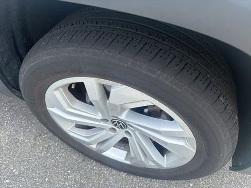 Used 2023 Volkswagen Atlas SE image 5