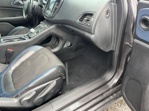 Used 2016 Chrysler 200 S FWD image 9